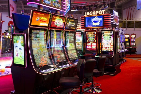 Card values and hand rankings in blackjack